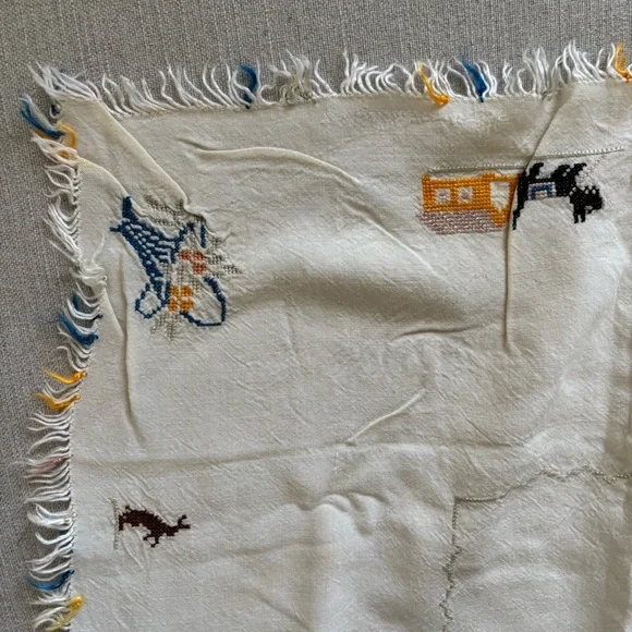 Embroidered Capri Fringe Linen Decor Country Horse and Carriage Design Stitched - Picture 12 of 15